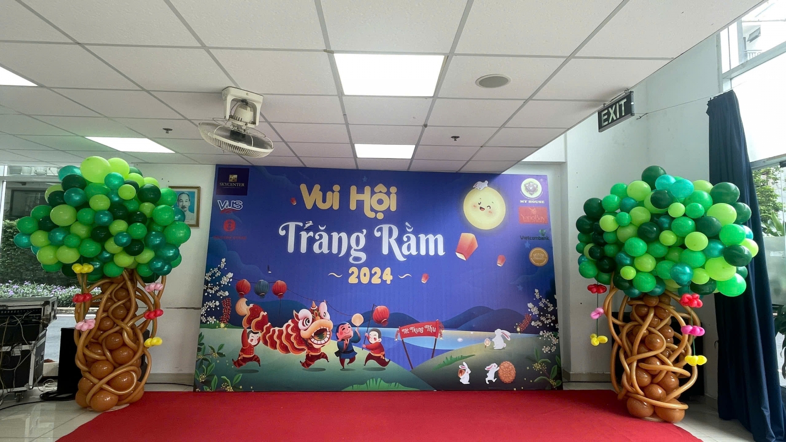 THI CÔNG KHUNG BACKDROP SỰ KIỆN TẠI QUẬN 7 THI CÔNG KHUNG BACKDROP SỰ KIỆN TẠI QUẬN 7